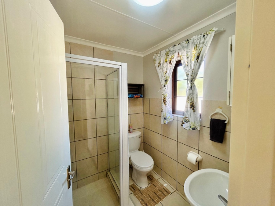 2 Bedroom Property for Sale in Langenhovenpark Free State